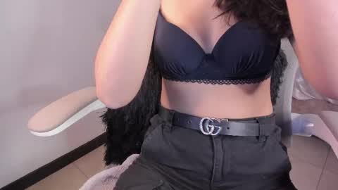 Caroline online show from September 18, 3:47 pm