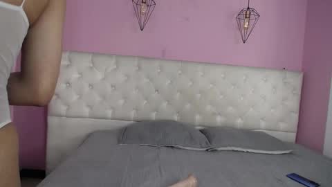 caroliine fox   online show from September 20, 3:40 am