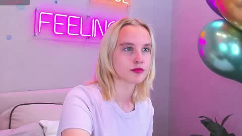 Snapshot of carolin_miller chatting on September 17, 8:16 am Carol online show from September 17, 8:16 am