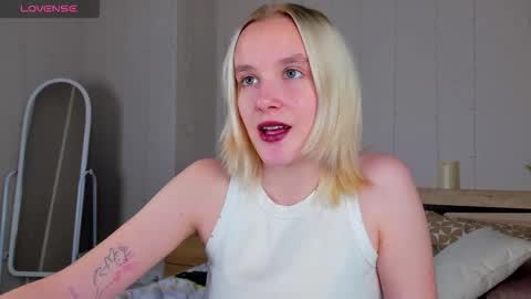 Snapshot of carolin_miller chatting on September 22, 8:27 am Carol online show from September 22, 8:27 am