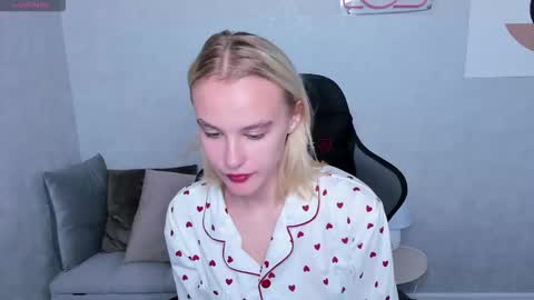 Snapshot of carolin_miller chatting on September 26, 8:40 am Carol online show from September 26, 8:40 am