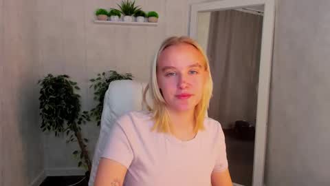 Snapshot of carolin_miller chatting on September 29, 8:41 am Carol online show from September 29, 8:41 am