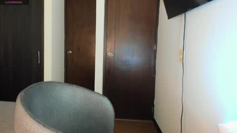 carolina_zaens online show from April 1, 7:00 pm