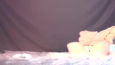 carolinayungin96 online show from April 5, 2:58 pm