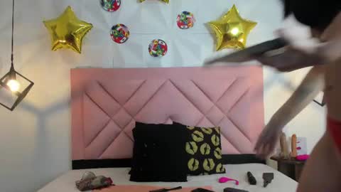 Snapshot of caroline_daring chatting on June 28, 12:44 pm caroline daring online show from June 28, 12:44 pm
