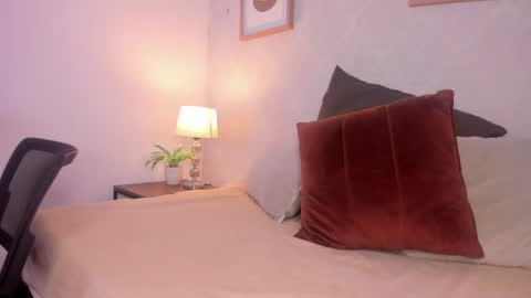 Caroline  online show from May 23, 11:36 am