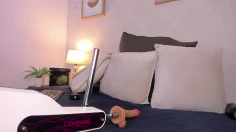 Caroline  online show from June 19, 11:36 am