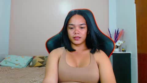 Snapshot of caroline_east chatting on March 10, 3:41 pm caroline_east online show from March 10, 3:41 pm