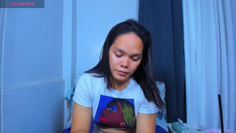 caroline_east online show from October 28, 5:59 pm