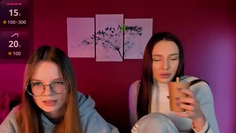 Snapshot of caroline_eclipse chatting on December 16, 12:21 pm caroline_eclipse online show from December 16, 12:21 pm