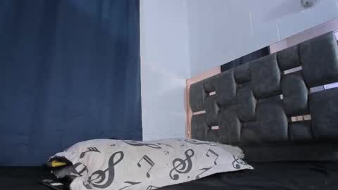 Snapshot of caroline_m8 chatting on November 26, 2:12 am CAROLINE online show from November 26, 2:12 am