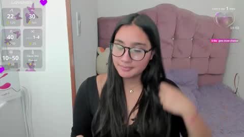 caroline_rodriguez_9 online show from October 2, 8:05 pm