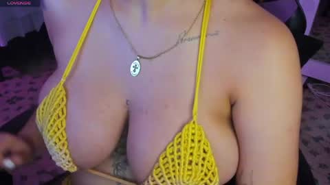 CarolineeGarcia online show from April 15, 10:44 am