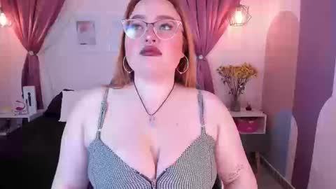 Carolinee  online show from September 16, 9:27 pm