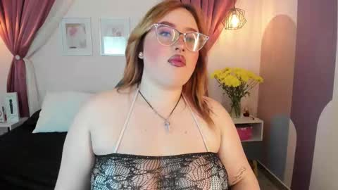 Carolinee  online show from October 3, 3:25 am