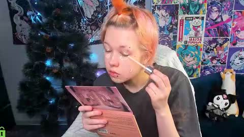 Snapshot of carolinerichter chatting on December 21, 6:59 pm CarolineRichter online show from December 21, 6:59 pm