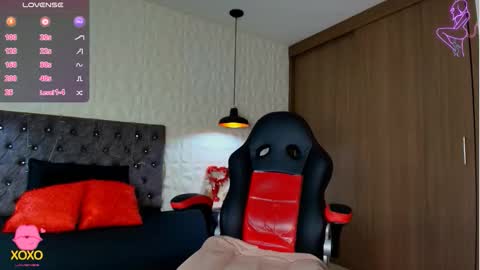 Snapshot of carolinescoth_dl chatting on September 30, 6:46 pm Caroline Scoth online show from September 30, 6:46 pm