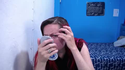 Carolinhe  online show from March 4, 9:26 am