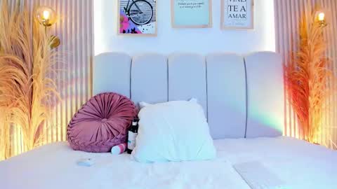 Snapshot of carolriveraa chatting on October 31, 5:47 pm Carol Rivera online show from October 31, 5:47 pm