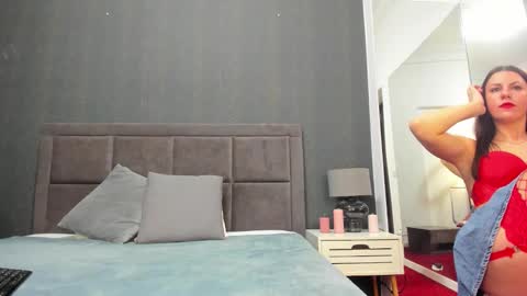 Snapshot of carolynnx chatting on December 2, 6:08 am carolynnx online show from December 2, 6:08 am