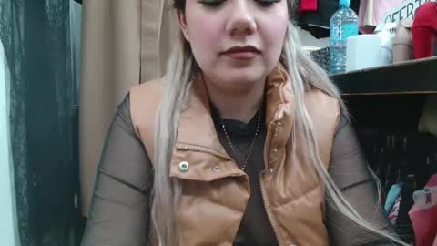 caroo0615 online show from January 10, 11:20 pm