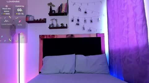 Snapshot of carorosse chatting on March 6, 10:04 pm Caro online show from March 6, 10:04 pm