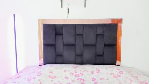 Snapshot of carorosse chatting on December 16, 8:25 pm Caro online show from December 16, 8:25 pm