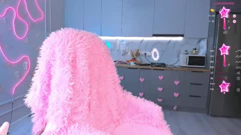 Yummi online show from February 13, 8:03 pm