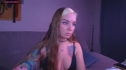 Carrie online show from December 1, 6:57 pm