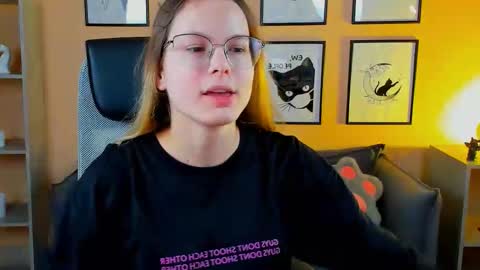 carrie_roses online show from September 18, 4:36 am