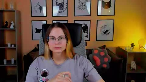 carrie_roses online show from October 3, 5:04 am