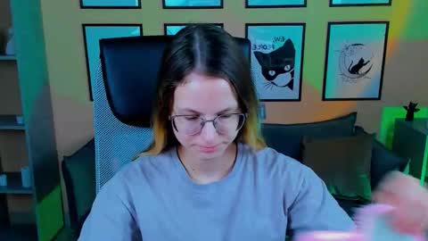 carrie_roses online show from October 14, 4:13 am