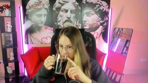 carrie_roses online show from November 19, 2:22 am