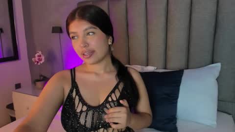 carriepink_ online show from October 2, 11:50 am