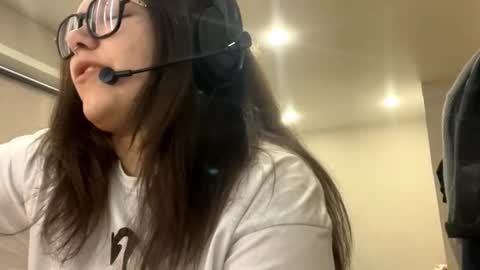 Emilia online show from December 1, 3:55 am