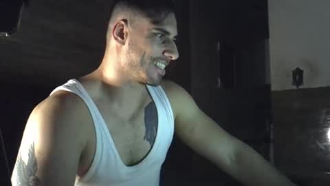 Snapshot of carvandy chatting on February 10, 1:21 am carvandy online show from February 10, 1:21 am