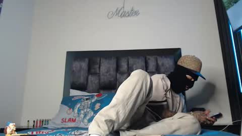 Snapshot of cash_master77 chatting on December 6, 7:32 am Cash Master777 online show from December 6, 7:32 am