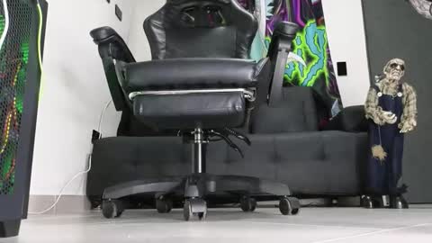 cash_master777 online show from February 27, 1:38 am