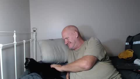 Snapshot of casinocam chatting on April 18, 7:07 pm CasinoCam online show from April 18, 7:07 pm