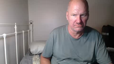 Snapshot of casinocam chatting on April 21, 2:04 am CasinoCam online show from April 21, 2:04 am
