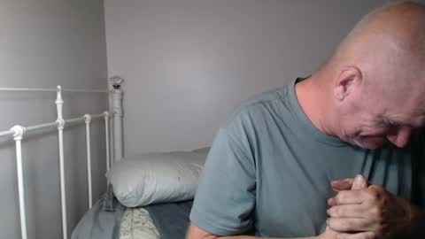 Snapshot of casinocam chatting on April 21, 2:51 am CasinoCam online show from April 21, 2:51 am