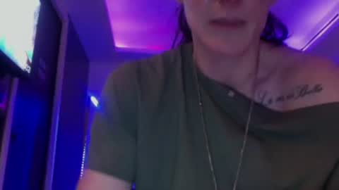 cassandra06400 online show from October 2, 10:28 pm