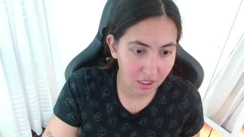 Snapshot of cassandra_ruizz chatting on April 2, 11:24 pm 573215024606 online show from April 2, 11:24 pm