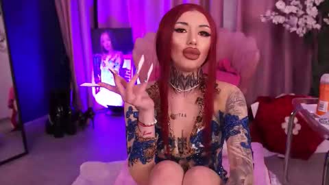 Snapshot of cassandrafoxy chatting on February 19, 7:04 am Cassy online show from February 19, 7:04 am