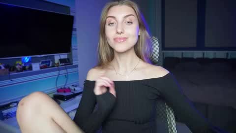 Snapshot of cassiablade1 chatting on October 12, 5:01 pm Seductress Cassia FINDOM AND SADISM NO NUDE online show from October 12, 5:01 pm