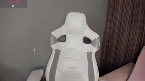 Snapshot of cassidy_evans chatting on October 15, 11:32 am cassidy_evans online show from October 15, 11:32 am