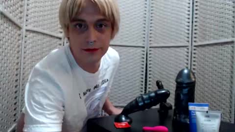 Snapshot of cassidystretch4 chatting on October 11, 2:22 am cassidystretch4 online show from October 11, 2:22 am