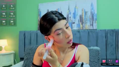 Snapshot of cassie_bloom chatting on March 17, 3:44 am cassie_bloom online show from March 17, 3:44 am