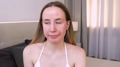 Snapshot of cassie_kelman chatting on October 6, 9:34 pm Cassie online show from October 6, 9:34 pm