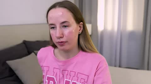 Snapshot of cassie_kelman chatting on October 13, 8:53 pm Cassie online show from October 13, 8:53 pm